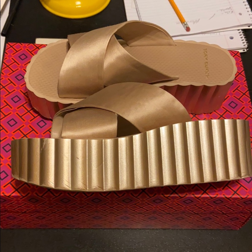 TORY BURCH  platform sandals size 7
